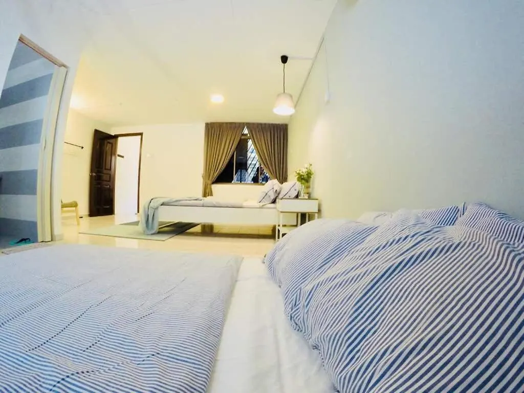Semesterbostad 35Mandalay At Georgetown 5 Bedroom For 7-15 Pax Malaysia