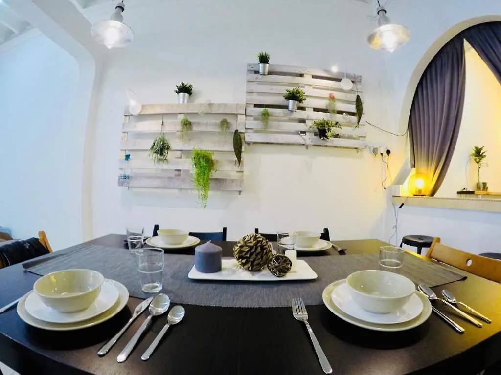 35Mandalay At Georgetown 5 Bedroom For 7-15 Pax Semesterbostad
