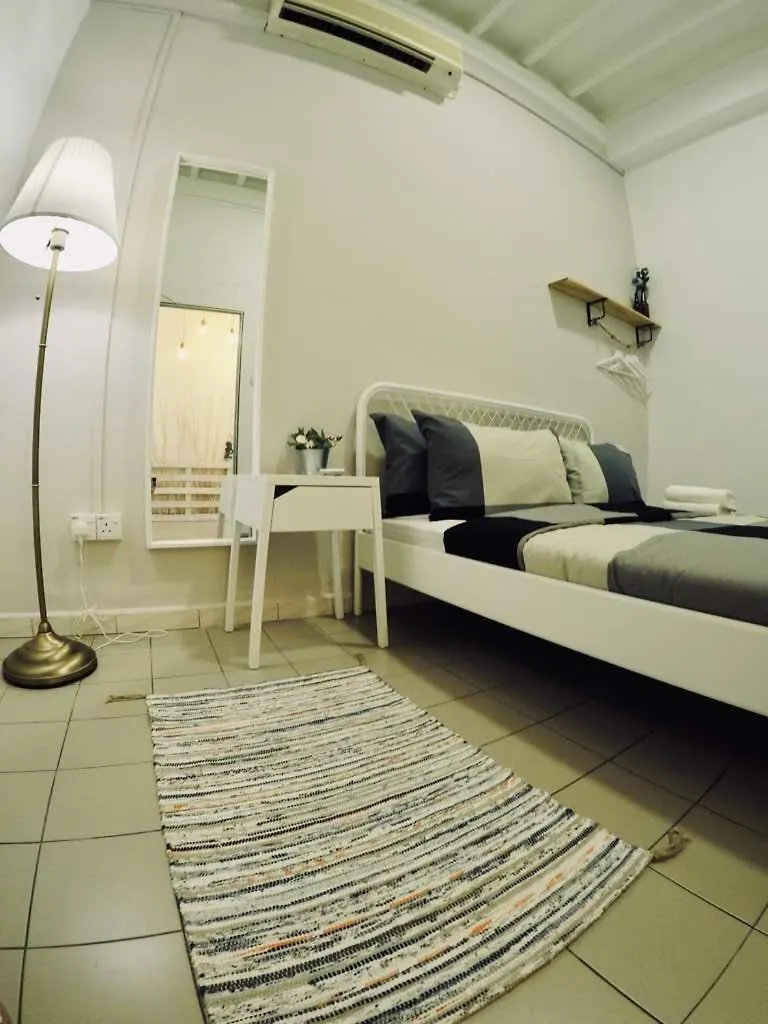Semesterbostad 35Mandalay At Georgetown 5 Bedroom For 7-15 Pax Malaysia